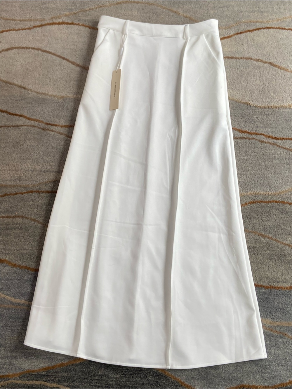 Perfect Corset White Seamed Maxi Skirt - Size Medium - NWT